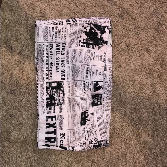 Cute newspaper tube top - Picture 2 of 2